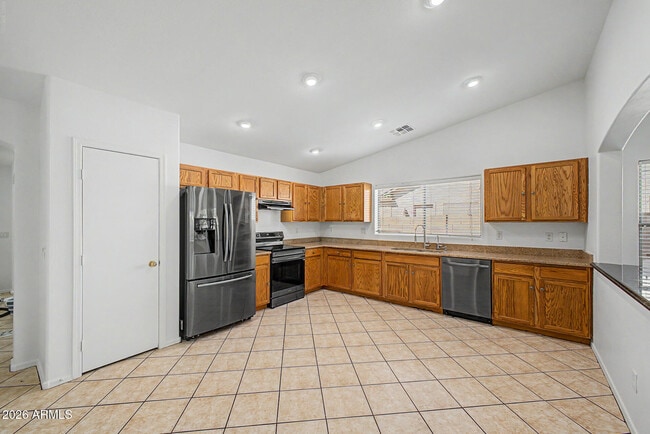 Building Photo - 9631 W Kirby Ave