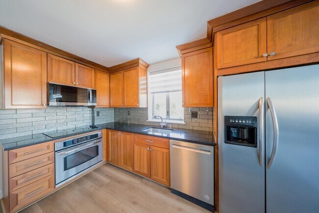 Building Photo - 20 Hammond Pond Pkwy