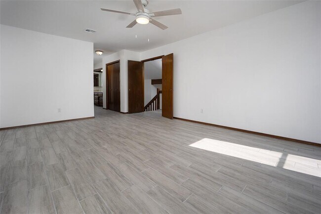 Building Photo - 2400 Northwood Ln