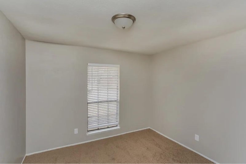 Building Photo - 501 Hardwood Trail