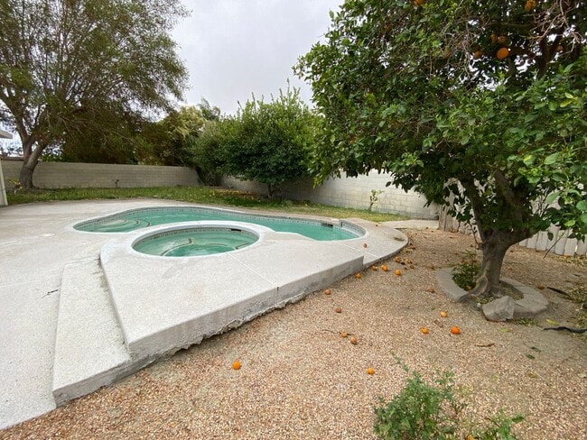 Building Photo - 68305 Encinitas Rd