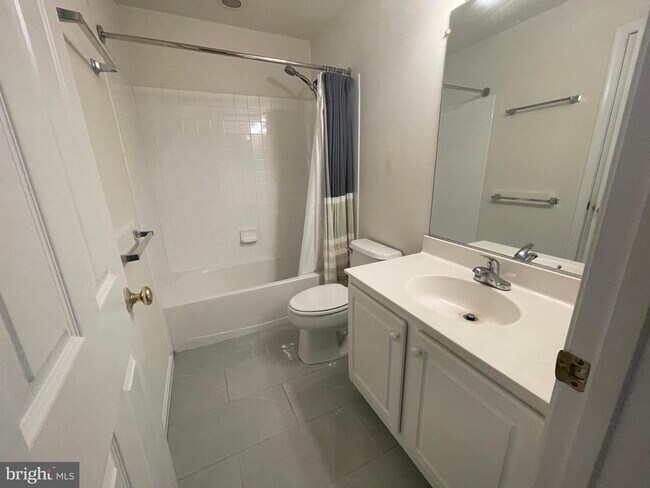 Building Photo - 45792 Shagbark Terrace