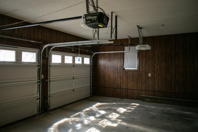 Building Photo - 5156 Mineral Springs Mountain Ave