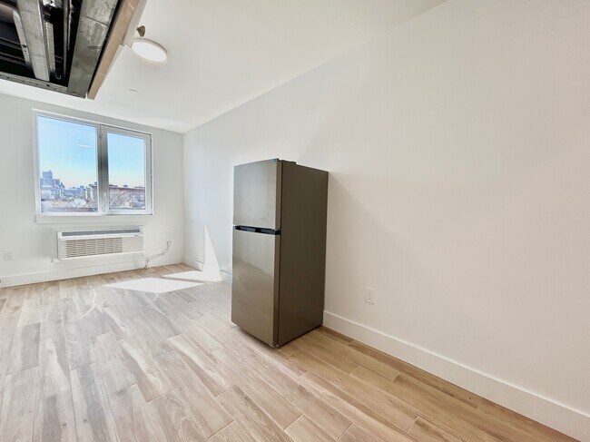 Building Photo - 217 W 123rd St