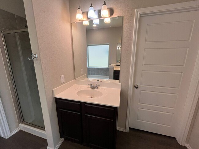Building Photo - 7923 Navarro Mls