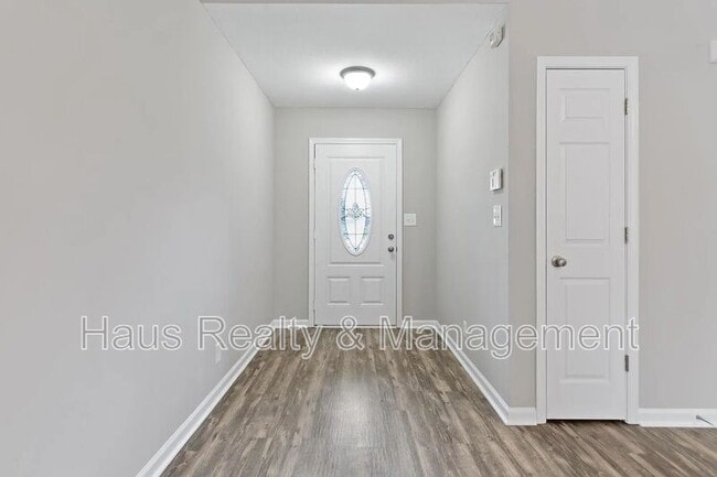 Building Photo - 3136 Brook Hill Dr