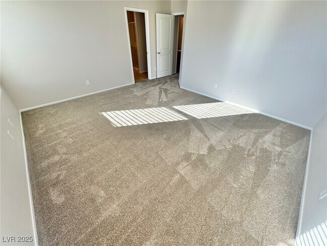 Building Photo - 9413 Sweetwood Ave