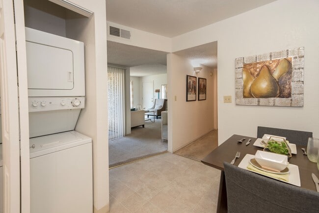 2x2 Model Home - River Pointe
