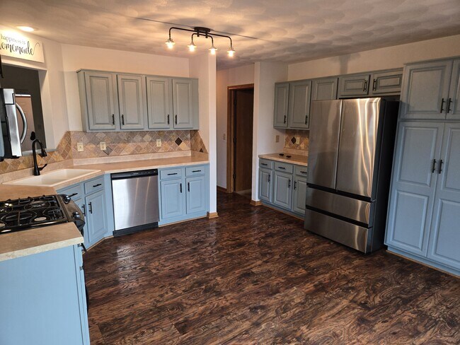 Building Photo - 535 Westfield Dr