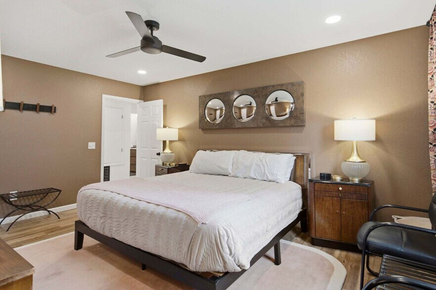 Building Photo - 1405 Camellia Dr