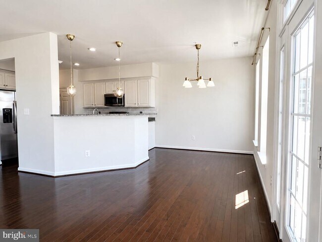 Building Photo - 5845 Bella Marie Wy