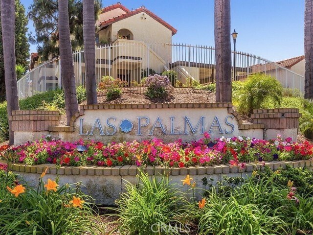 Building Photo - 23401 La Crescenta