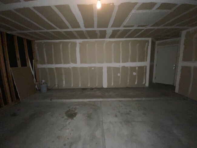 Building Photo - 3 Bedroom Single Story Home Available Near Unser Blvd NE & King Blvd NE!