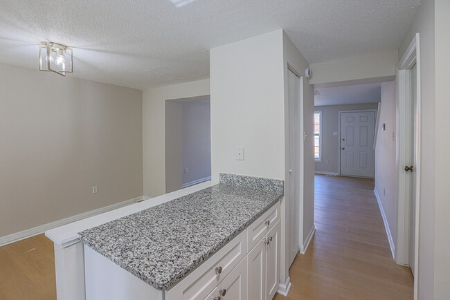 Building Photo - Beautiful 3 Bedroom Home with 2.5 Bathrooms