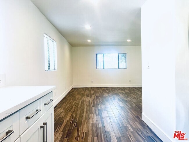 Building Photo - 532 El Dorado St