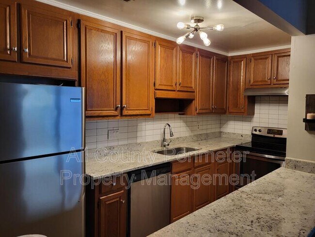 Building Photo - 1731 Twin Brooks Dr SE