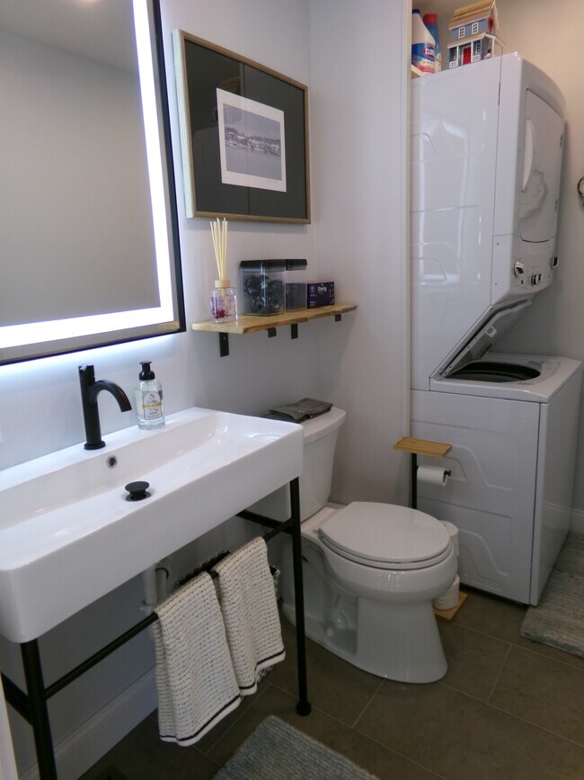 Building Photo - 8 Water St