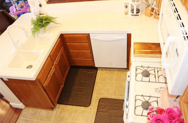 Building Photo - 2744 Crown Ridge Rd