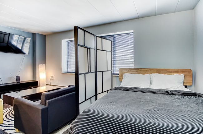 20012269-011.jpg - The Bradford