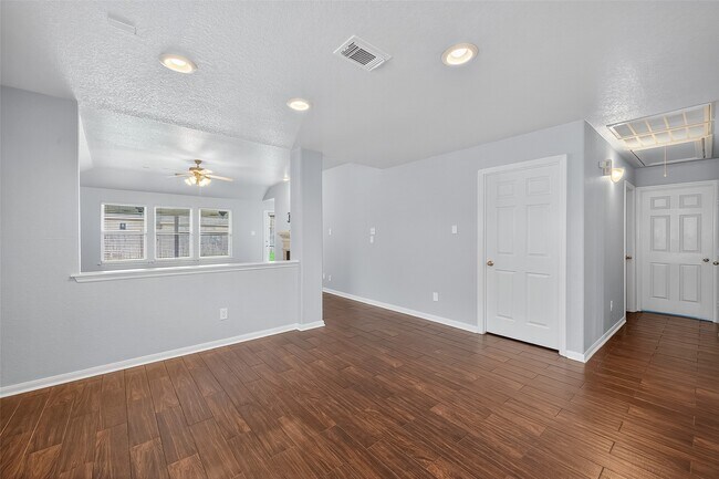 Building Photo - 4038 Mt Everest Way
