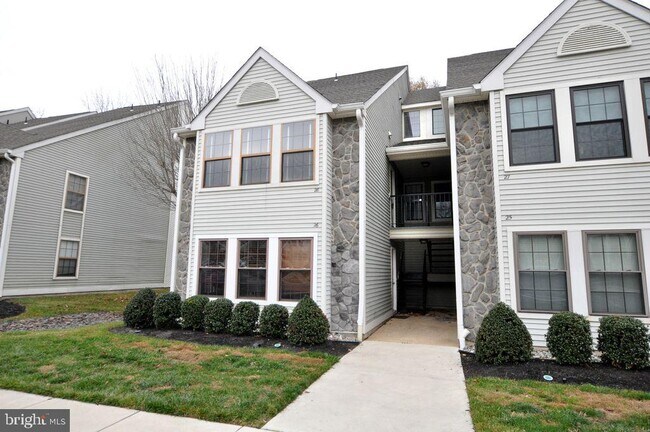 Building Photo - 28 Bridgewater Dr