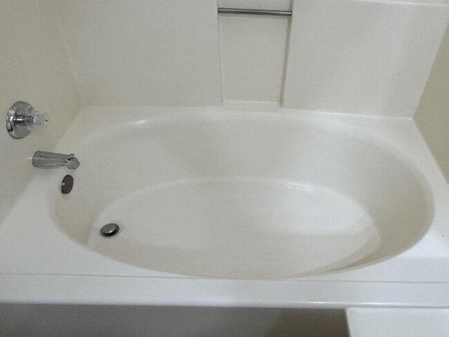 Building Photo - 13635 Elm St