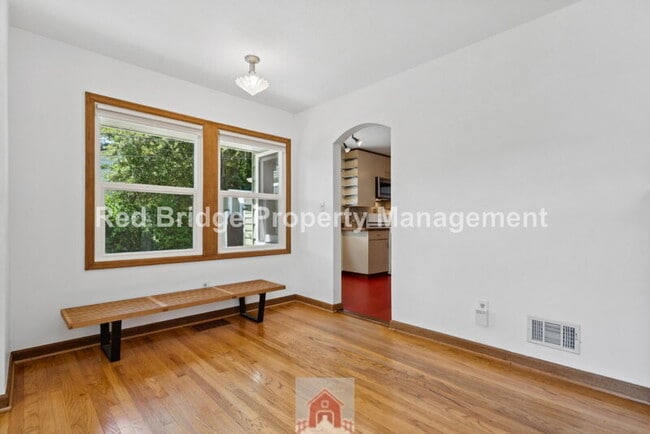 Building Photo - 5025 SW Illinois St