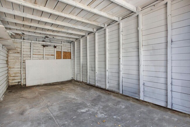Building Photo - 11-19  Yosemite Ave.