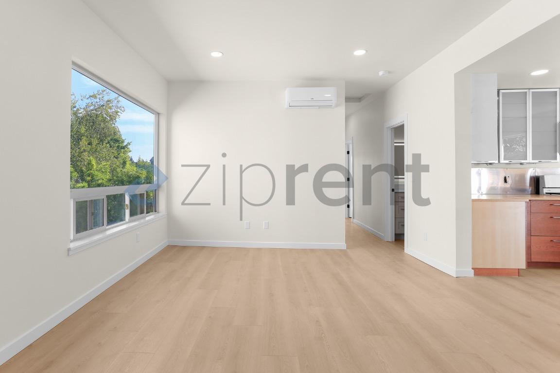 Building Photo - Unit A