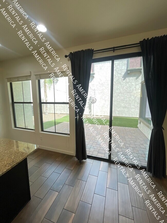 Building Photo - 10428 E Nopal Ave