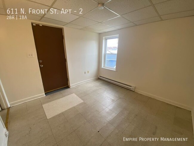 Building Photo - 2nd Floor: 2 Bedroom/1 Bathroom Apartment ...