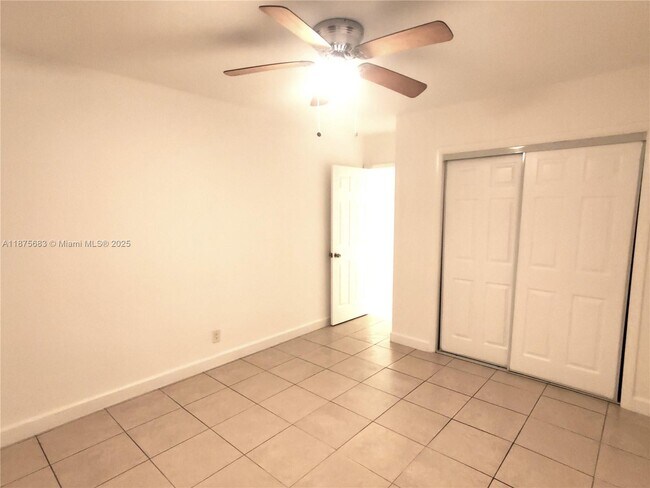 Building Photo - 26 SE 3rd Terrace