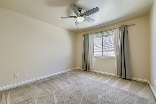 Building Photo - 4Bd/3.5Ba Sammamish House