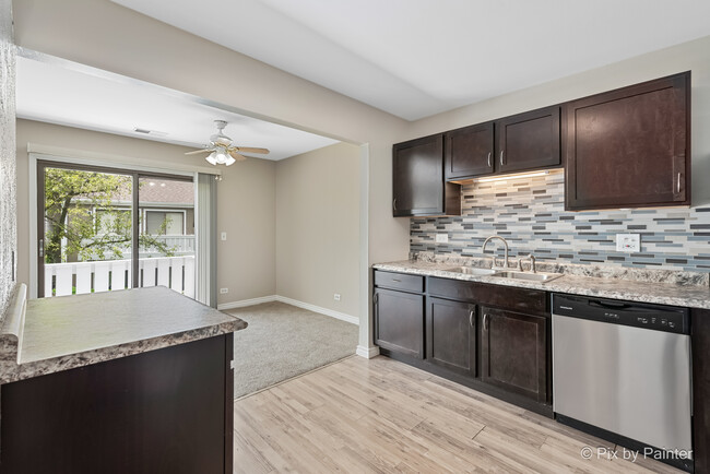 Building Photo - 404 Sandalwood Ln