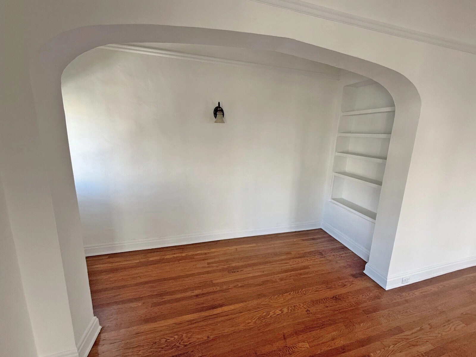 Building Photo - 335 N Orange Grove Ave