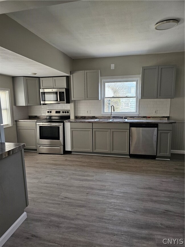 Building Photo - 111 Abell Ave