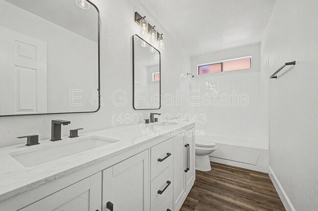 Building Photo - 4208 W Villa Maria Dr