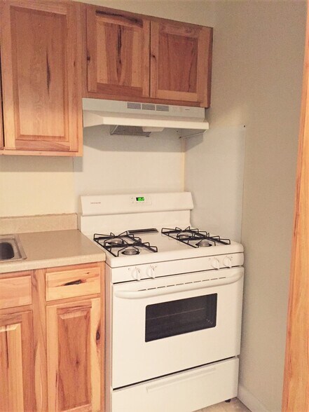 Building Photo - 2527 HYDRAULIC Rd