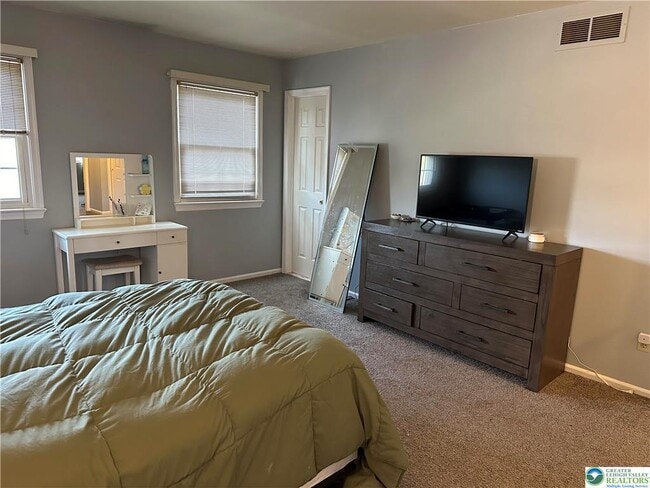 Building Photo - 4591 N Hedgerow Dr