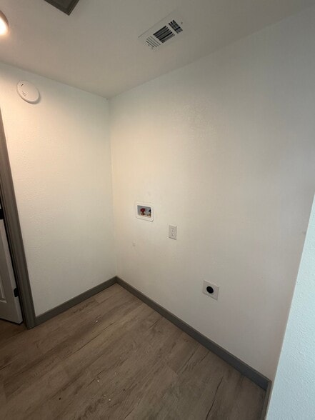 Building Photo - 806 S Rusk Ave