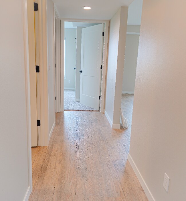 Building Photo - 7036 Crosvik Ct