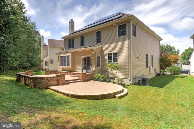Building Photo - 45 Lockwood Dr