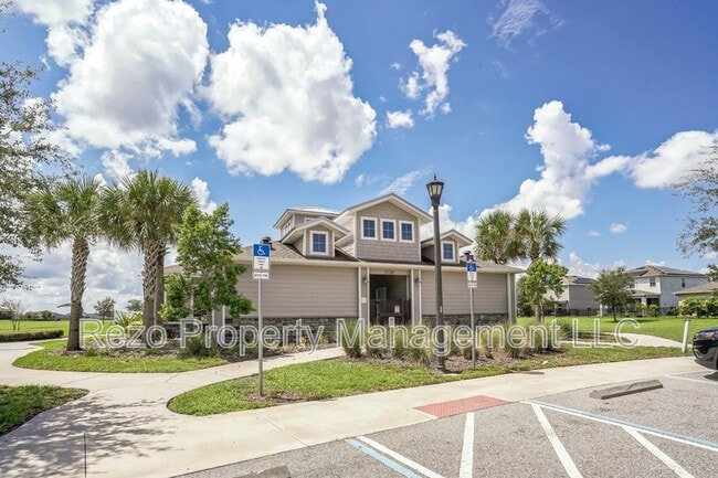 Building Photo - 2132 Live Oak Lake Rd