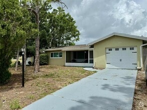 Building Photo - 2074 Greenbriar Blvd