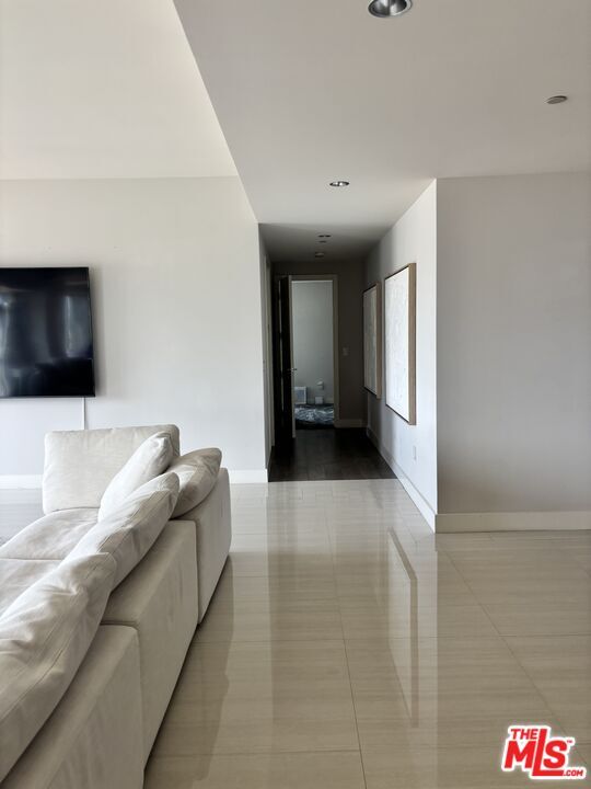 Building Photo - 10727 Wilshire Blvd