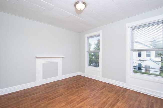 Building Photo - 233 Stow Ave