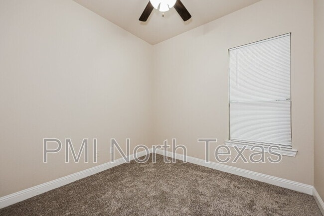 Building Photo - 15917 Rockingham St