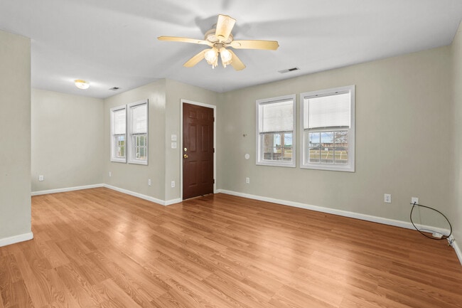 Building Photo - 883 N Cool Ave