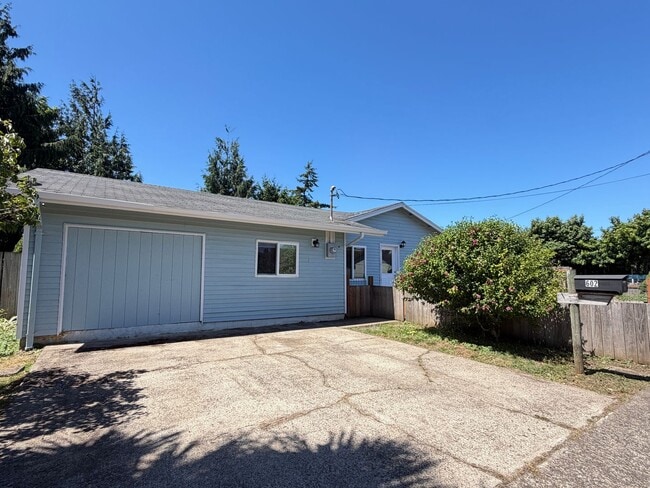 Building Photo - 602 Ash Ave