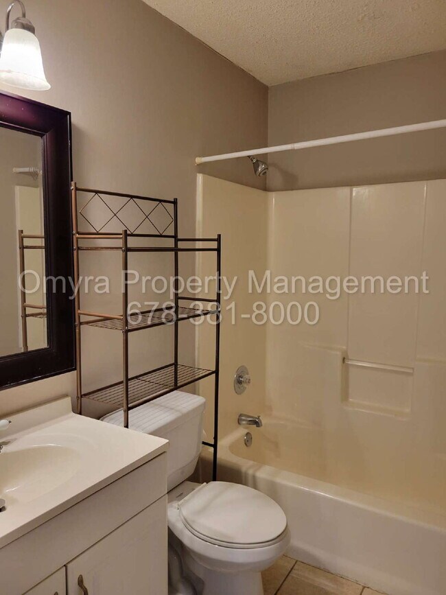 Building Photo - Beautiful Kennesaw Home in Great School District with Loft and Sunroom!